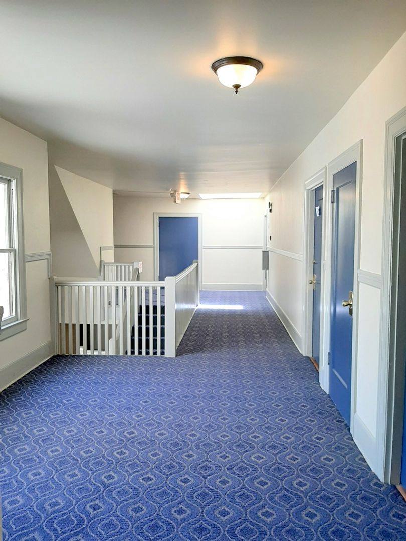 Apartment for rent at 1731 NW Everett St, Portland, OR 97209
