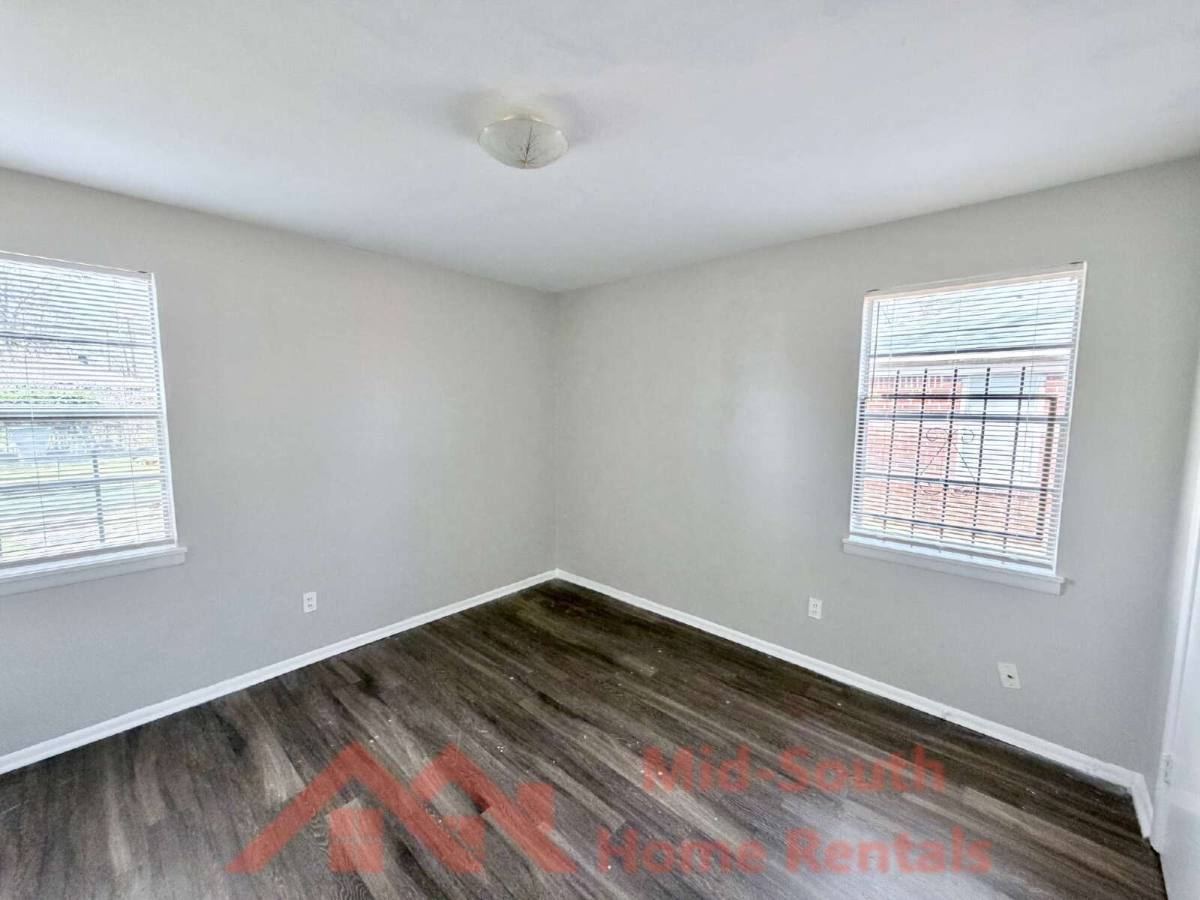 Townhouse for rent at 1353 Fairfax St, Memphis, TN 38108