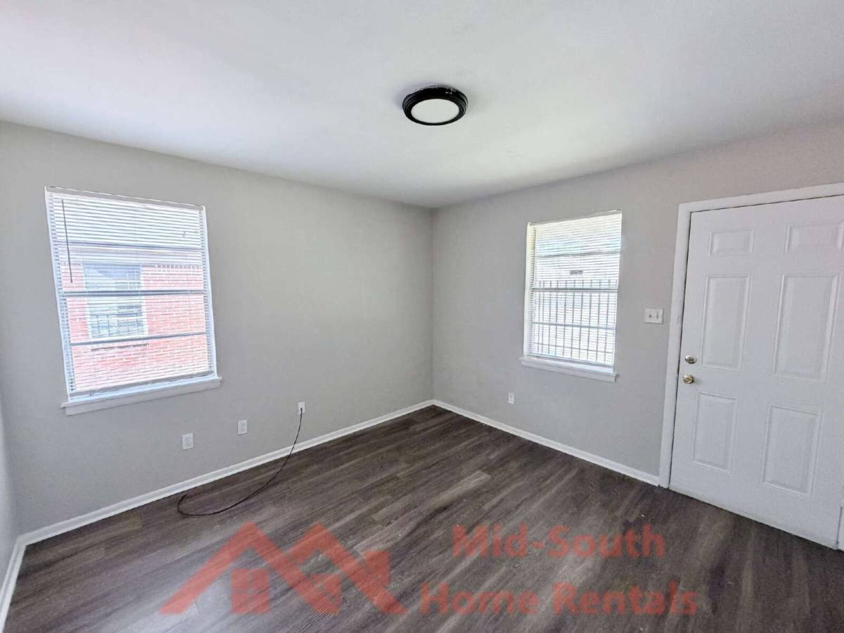 Townhouse for rent at 1353 Fairfax St, Memphis, TN 38108