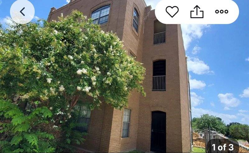Apartment for rent at 309 W Hickory St, Denton, TX 76201
