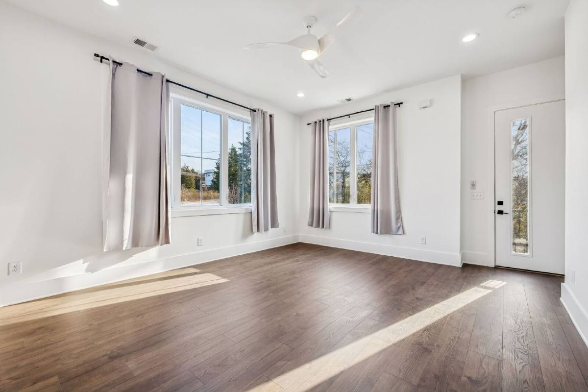 Townhouse for rent at 2050 McKinley St, Nashville, TN 37207