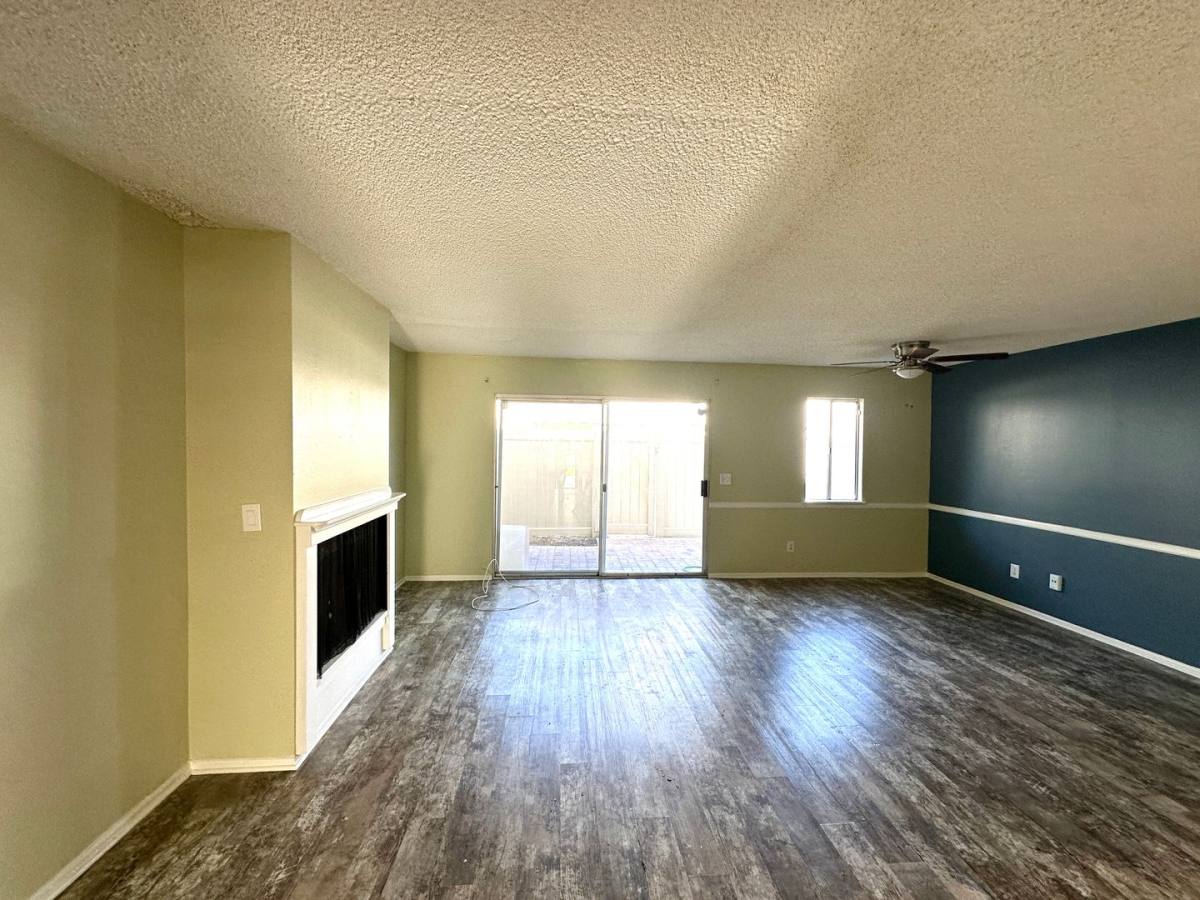 Townhouse for rent at 1170 Mohave Dr, Colton, CA 92324