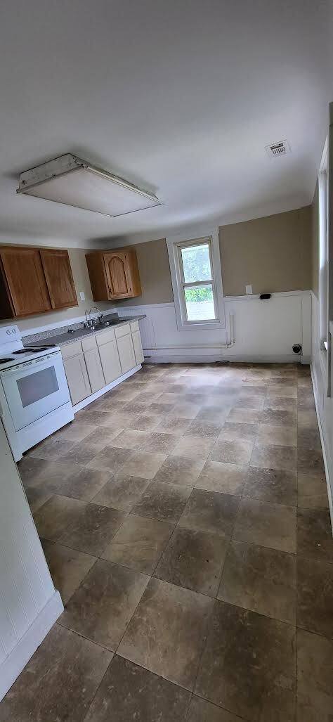 Apartment for rent at 906 1 2 Race Dr, Troy, OH 45373