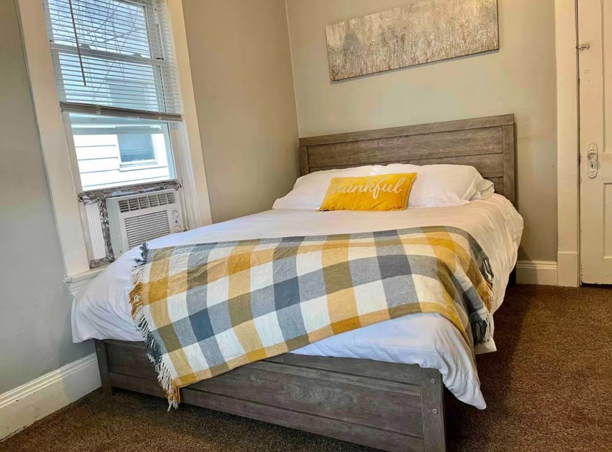 Apartment for rent at 10702 Lamontier Ave #D, Cleveland, OH 44104