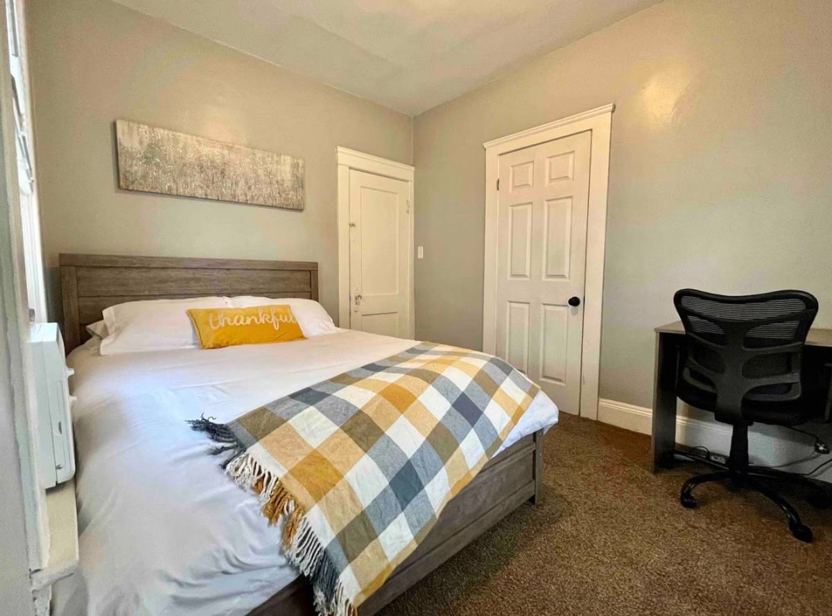 Apartment for rent at 10702 Lamontier Ave #D, Cleveland, OH 44104