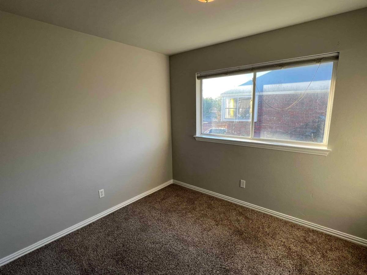 Apartment for rent at 432-434 Chestnut Lane, Desoto, TX 75115