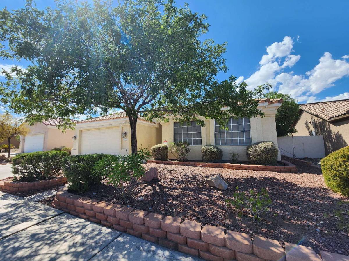 House for rent at 417 Obsidian St, Las Vegas, NV 89145