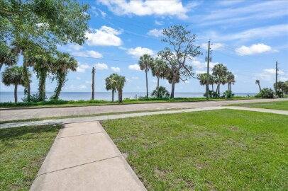 House for rent at 1326 Riverside Dr, Titusville, FL 32780