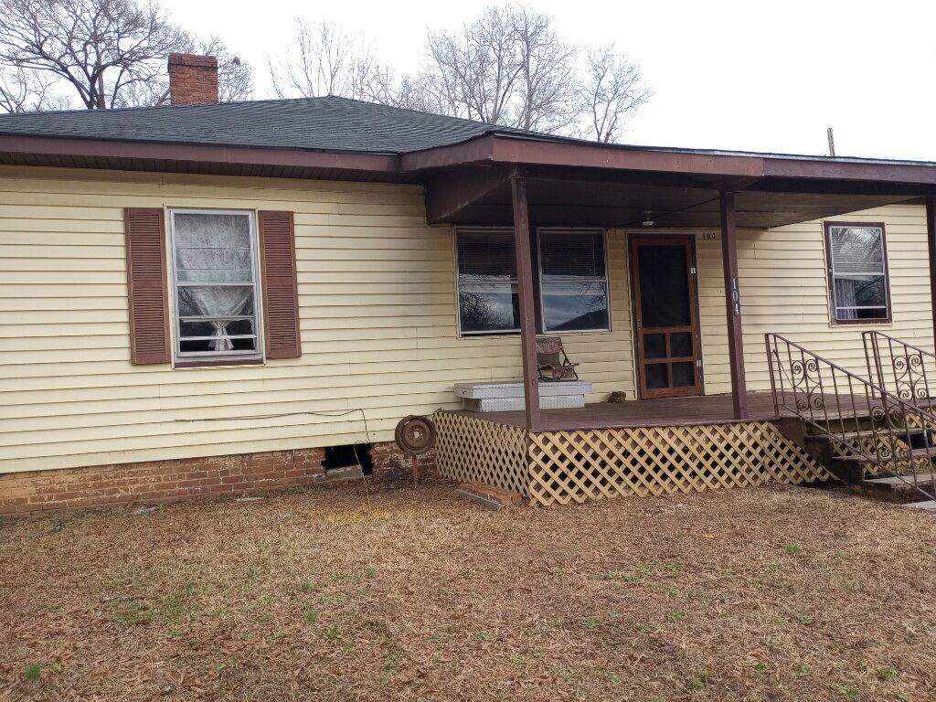 House for rent at 104 N Marion St, Laurens, SC 29360