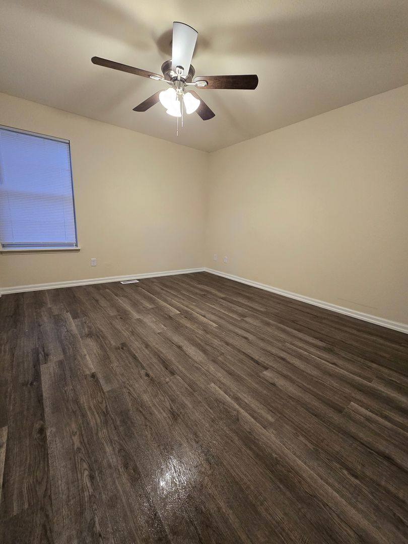 Apartment for rent at 5505-5507 Volunteer Dr, Columbia, MO 65201