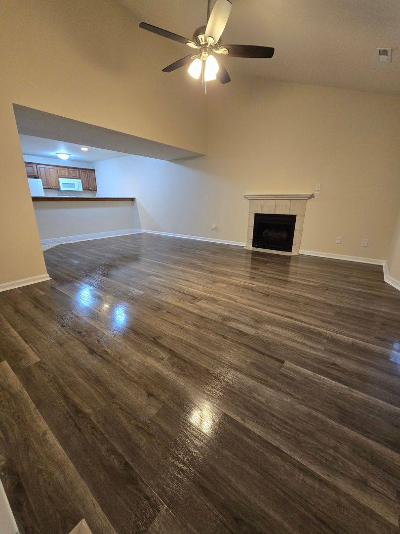 Apartment for rent at 5505-5507 Volunteer Dr, Columbia, MO 65201