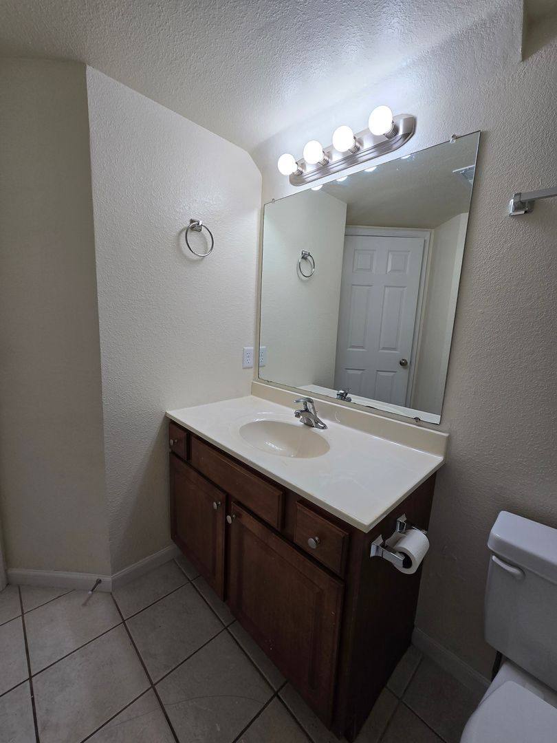 Apartment for rent at 5505-5507 Volunteer Dr, Columbia, MO 65201
