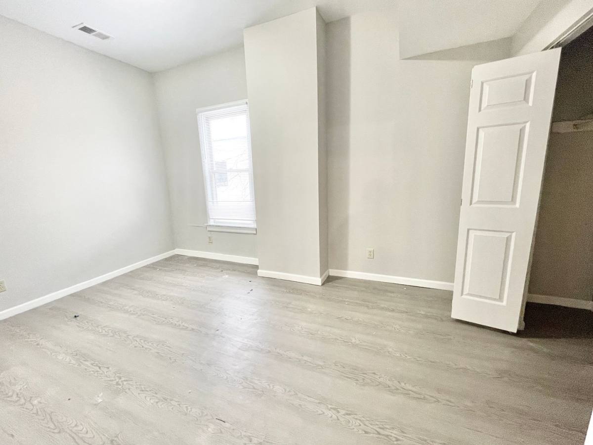 Apartment for rent at 1718-34 E Lafayette Place, Milwaukee, WI 53202