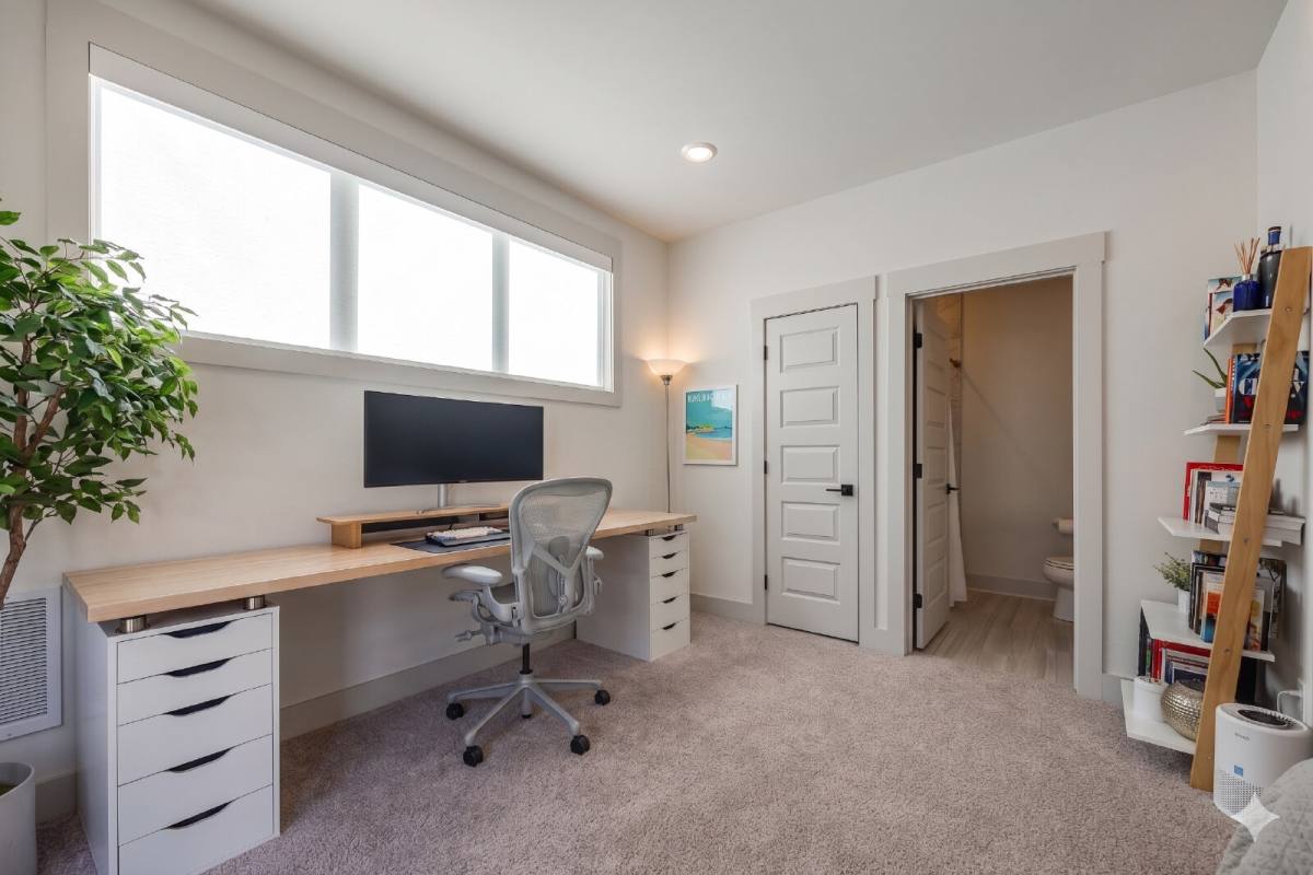 Townhouse for rent at 2319 Wesley Village Rd, Charlotte, NC 28208