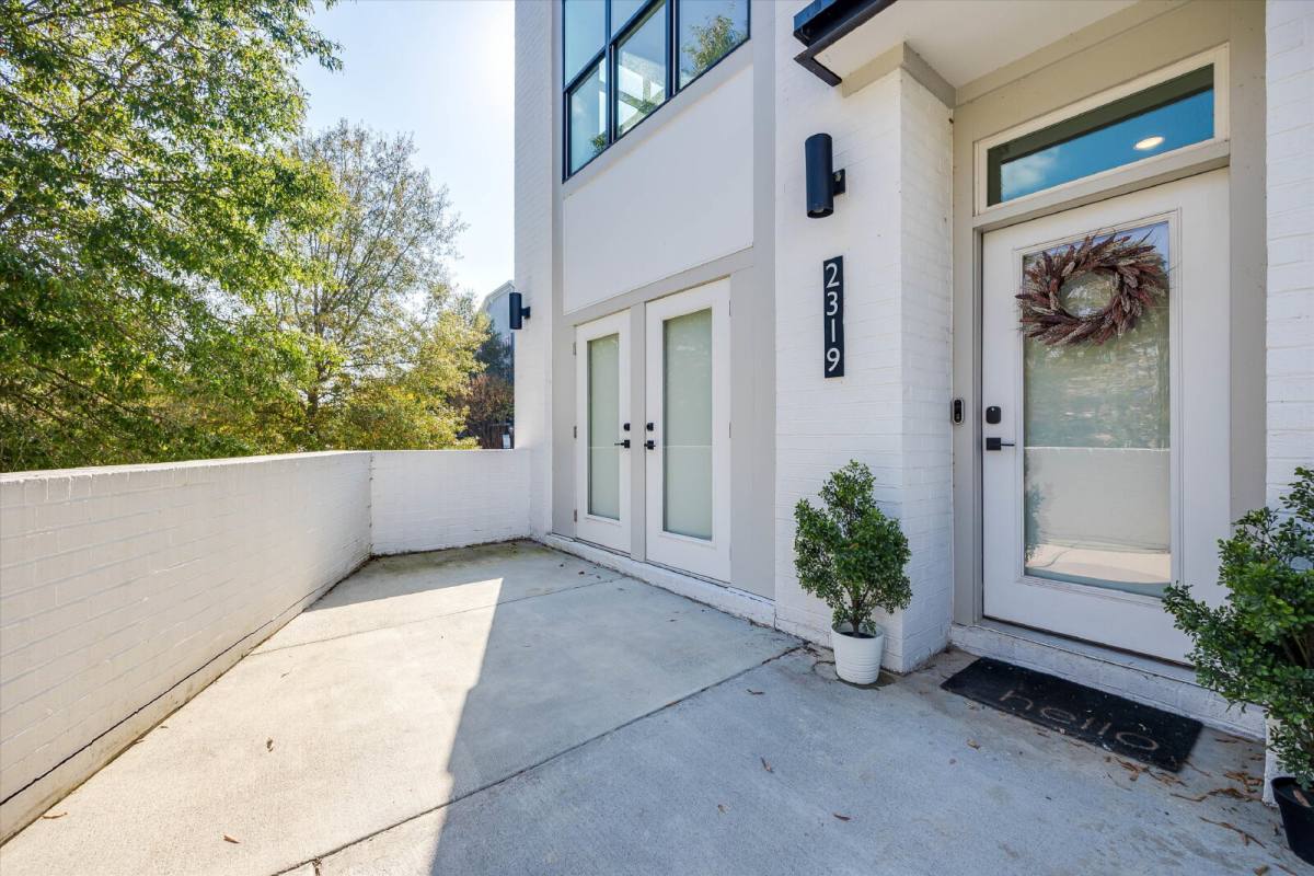 Townhouse for rent at 2319 Wesley Village Rd, Charlotte, NC 28208