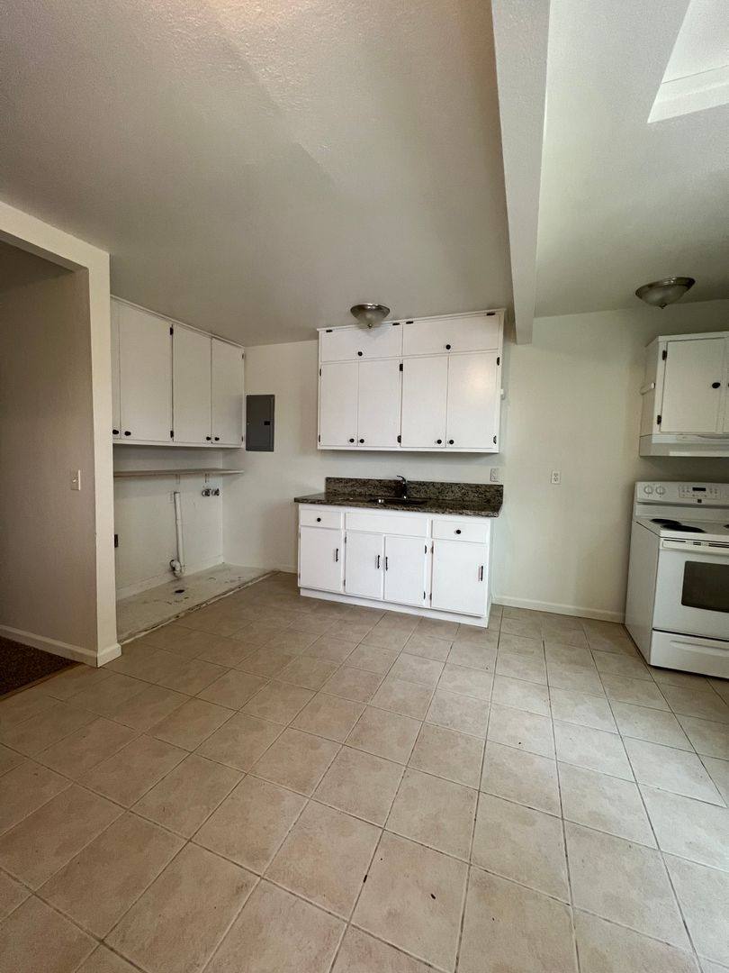 Apartment for rent at 148 Agard St, Auburn, CA 95603