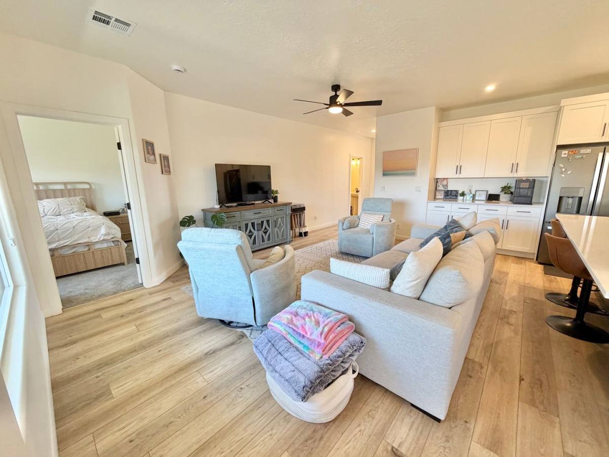 House for rent at 1436 E White Hollow Lane, Saint George, UT 84790
