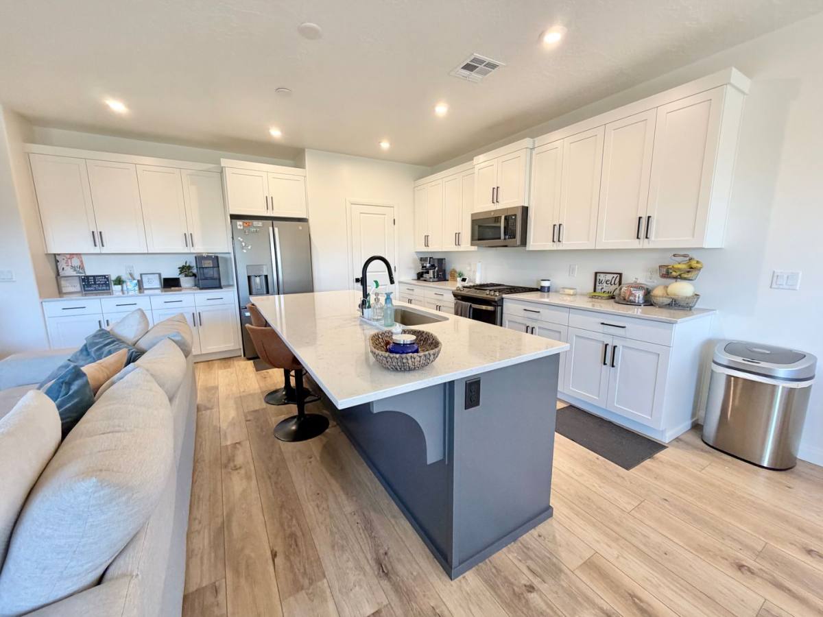 House for rent at 1436 E White Hollow Lane, Saint George, UT 84790