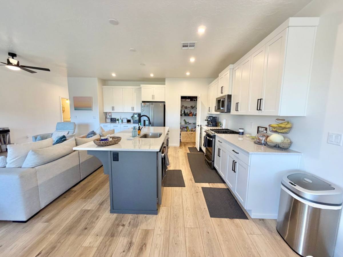 House for rent at 1436 E White Hollow Lane, Saint George, UT 84790