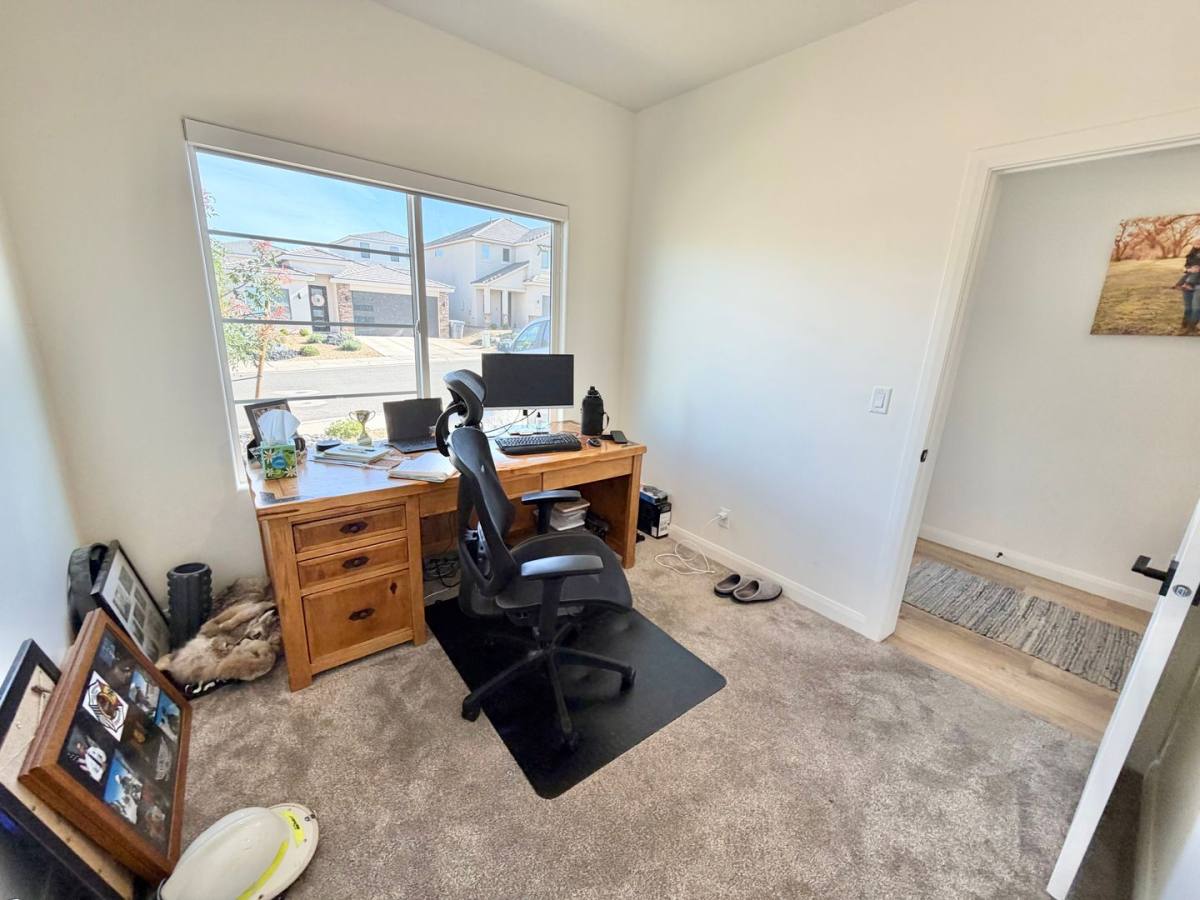 House for rent at 1436 E White Hollow Lane, Saint George, UT 84790