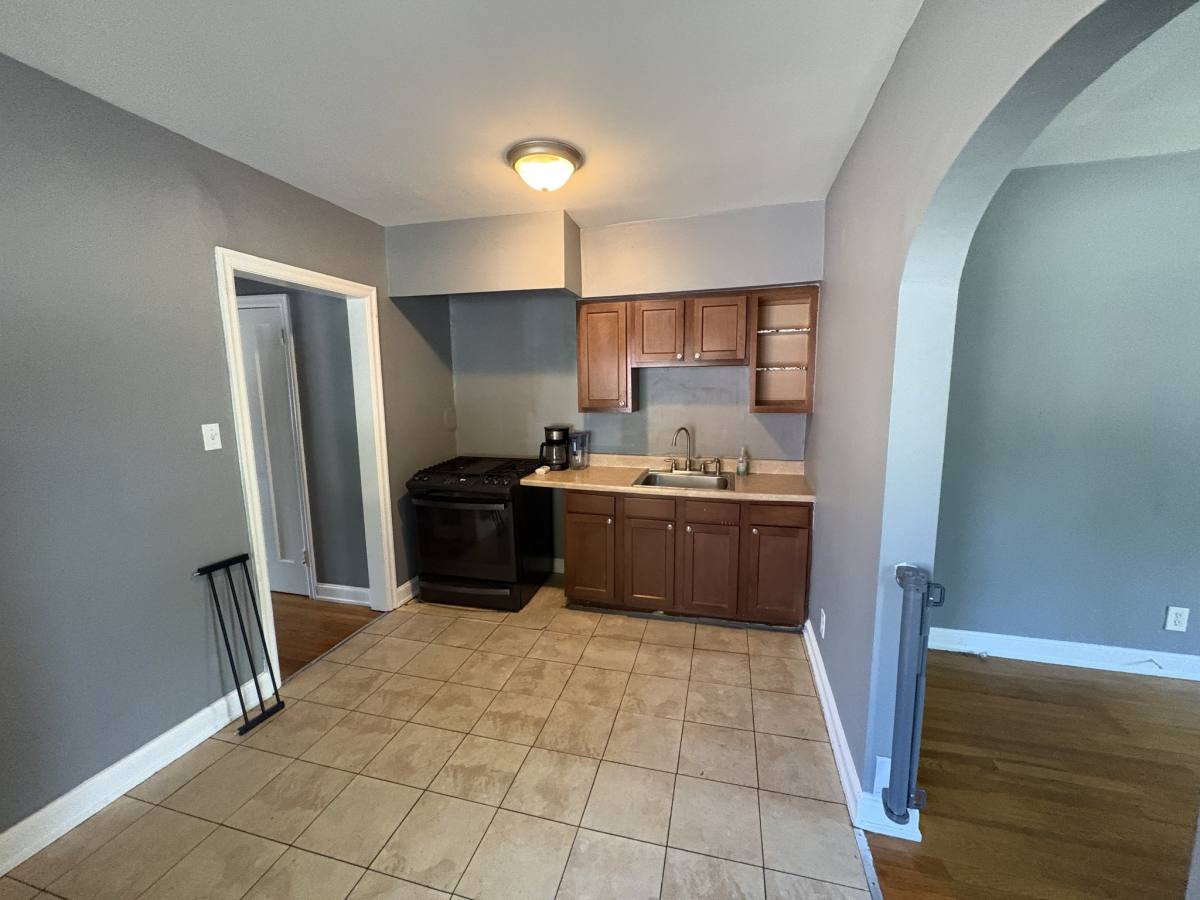 Apartment for rent at 6226 Kennedy #1, Cincinnati, OH 45213