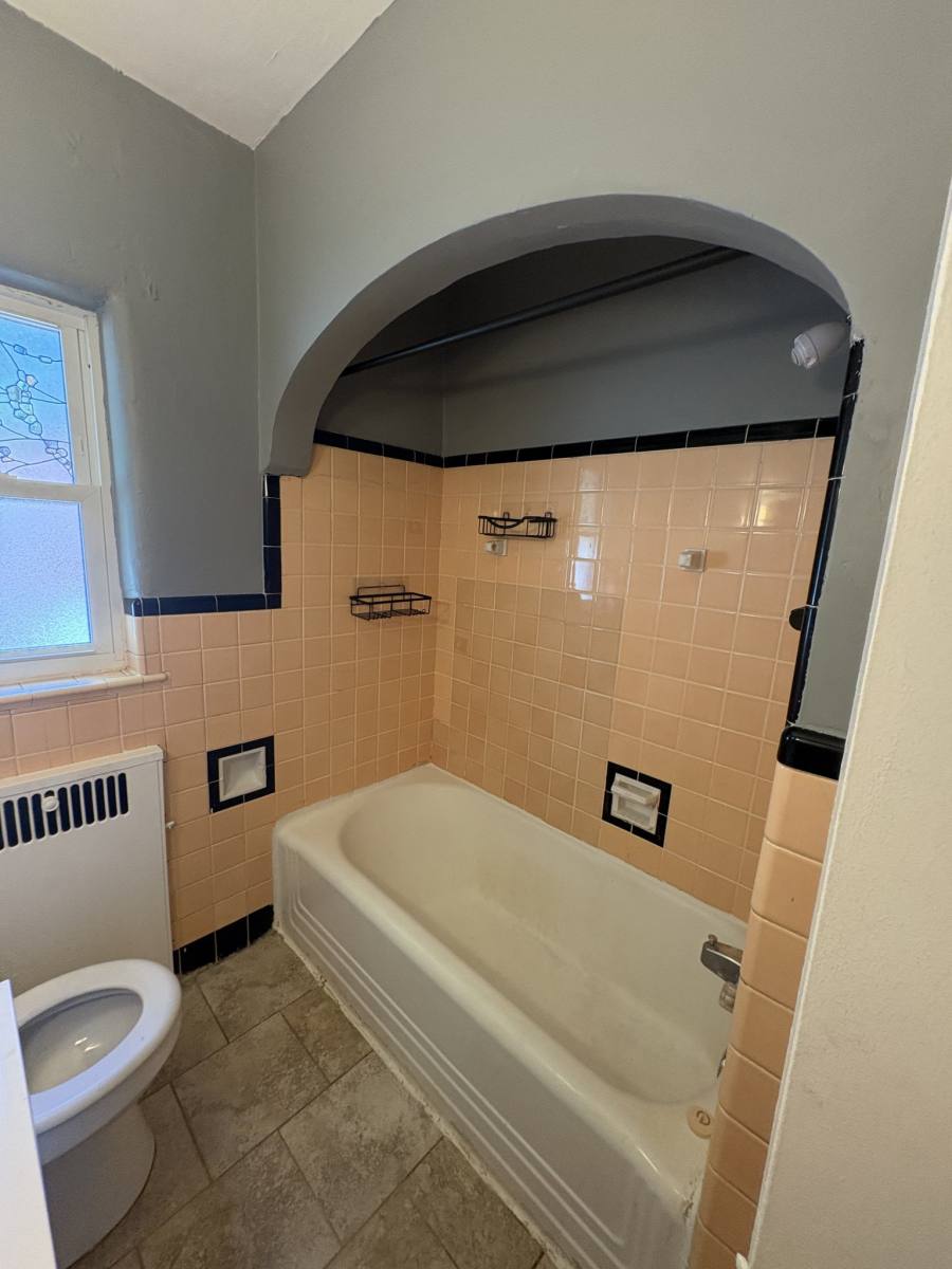 Apartment for rent at 6226 Kennedy #1, Cincinnati, OH 45213