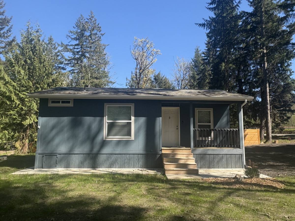 House for rent at 2995 Woods Rd E, Port Orchard, WA 98366