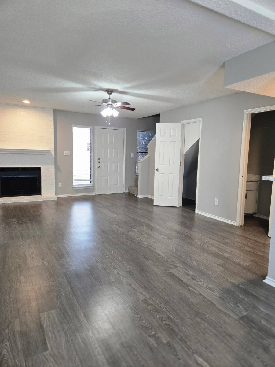 Townhouse for rent at 140 Slas Vegas Trail, Fort Worth, TX 76108