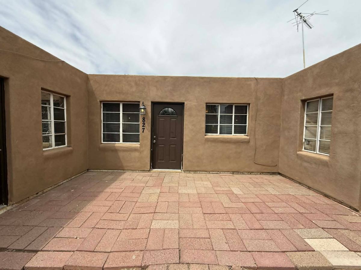 Townhouse for rent at 827 N Columbus Blvd, Tucson, AZ 85711