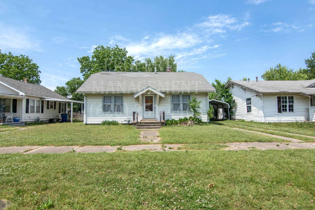 House for rent at 1318 W 6th St, Coffeyville, KS 67337
