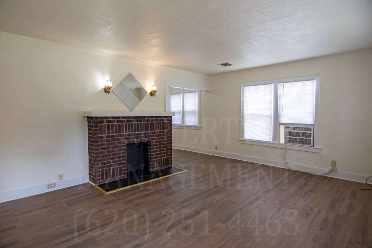 House for rent at 1318 W 6th St, Coffeyville, KS 67337
