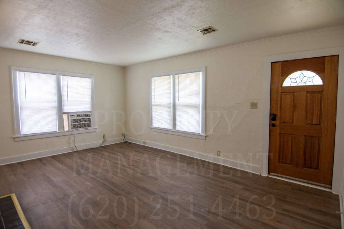 House for rent at 1318 W 6th St, Coffeyville, KS 67337