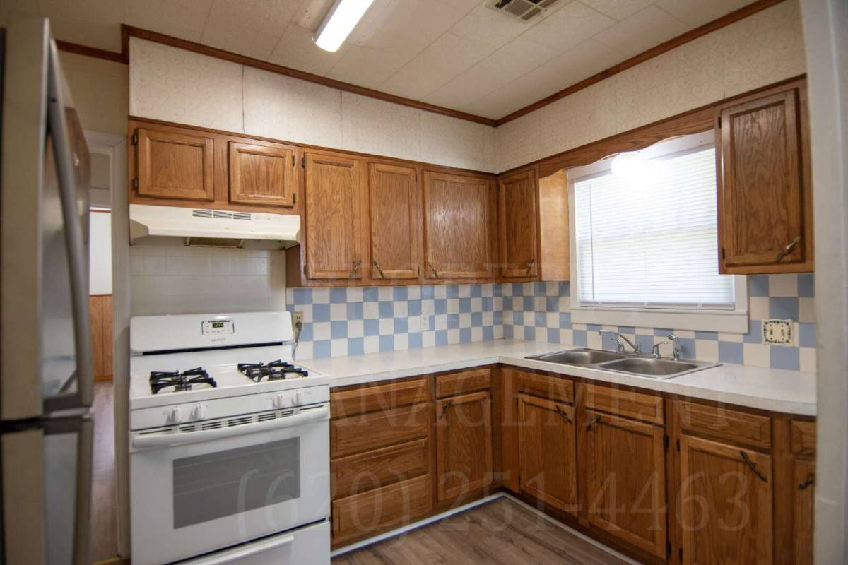 House for rent at 1318 W 6th St, Coffeyville, KS 67337