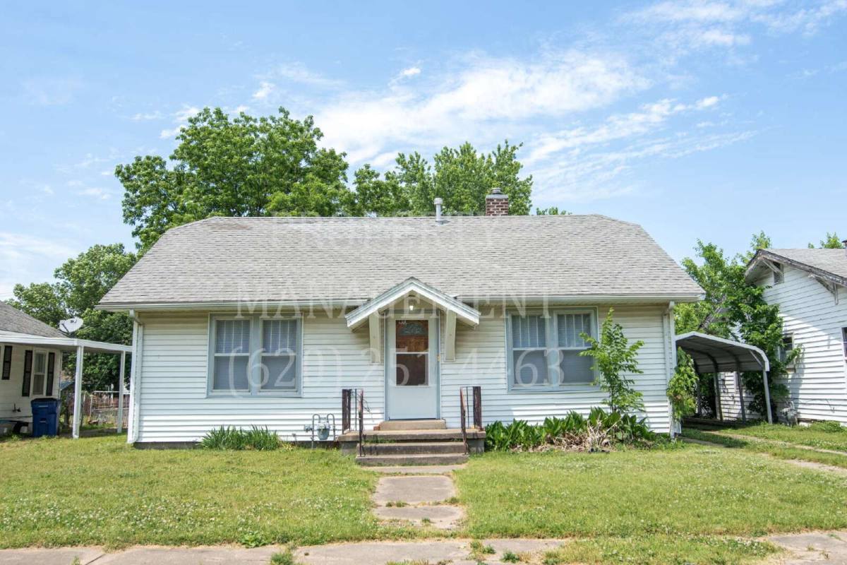 House for rent at 1318 W 6th St, Coffeyville, KS 67337