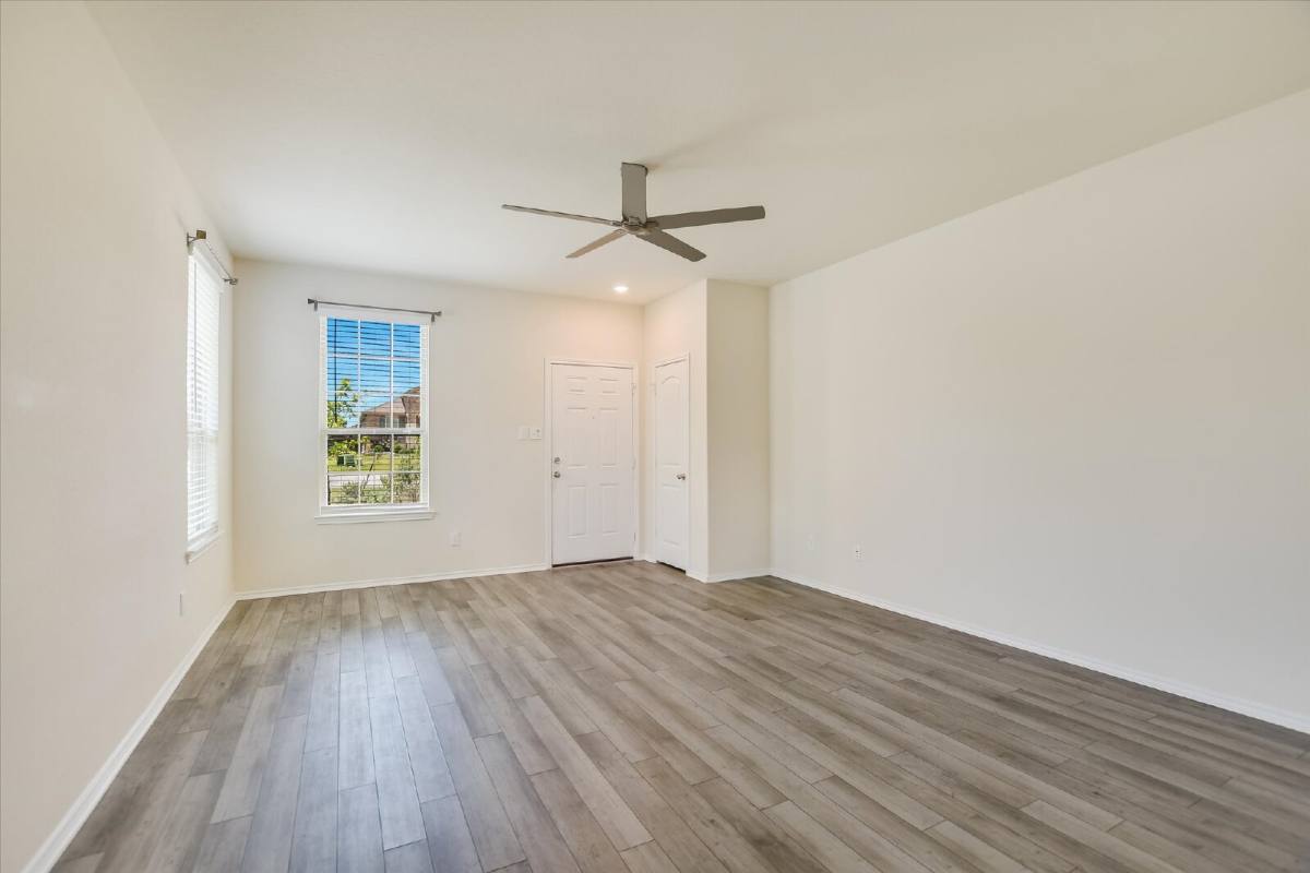 House for rent at 216 The Duke Dr, Jarrell, TX 76537