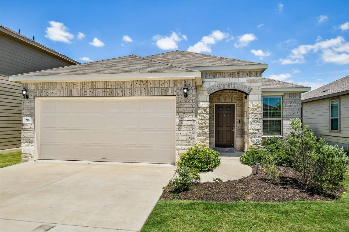 House for rent at 216 The Duke Dr, Jarrell, TX 76537