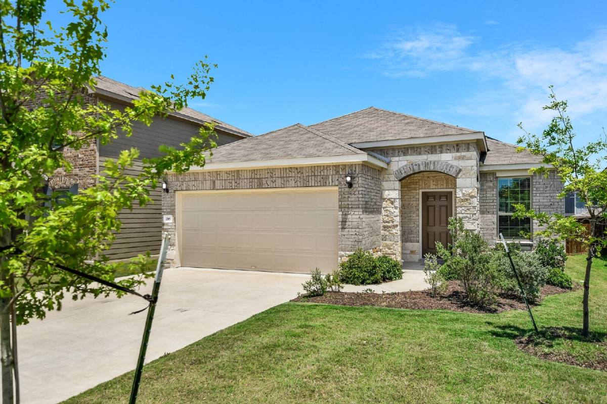 House for rent at 216 The Duke Dr, Jarrell, TX 76537