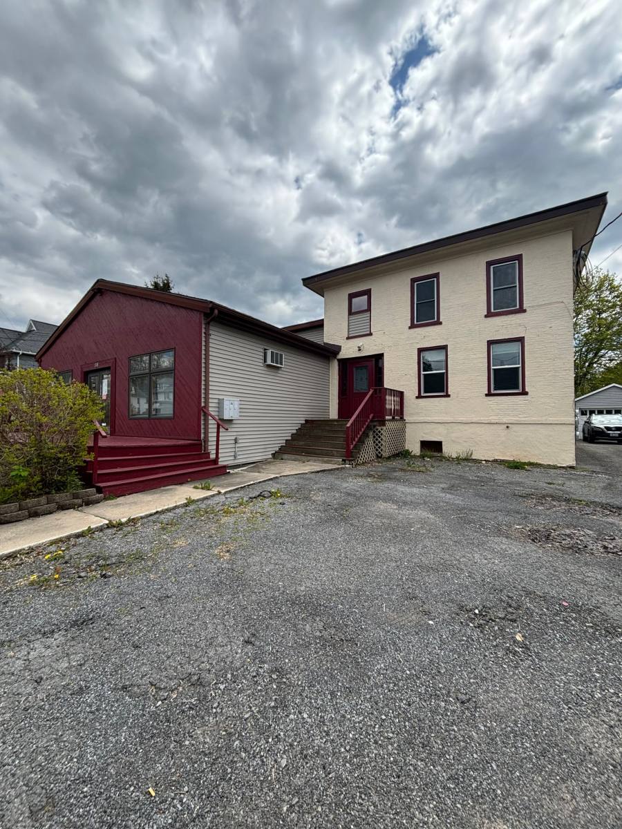 Apartment for rent at 86 E N St #1, Geneva, NY 14456