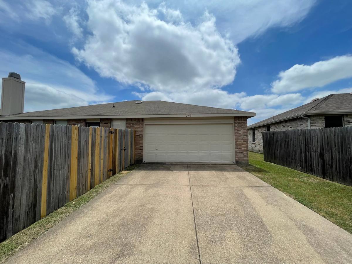 House for rent at 2912 Crimson Clover, Lancaster, TX 75134