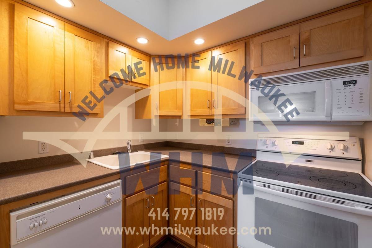 Apartment for rent at 904 E Pearson St #314, Milwaukee, WI 53202