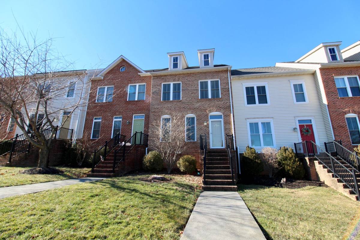 Townhouse for rent at 2189 Deyerle Ave, Harrisonburg, VA 22801
