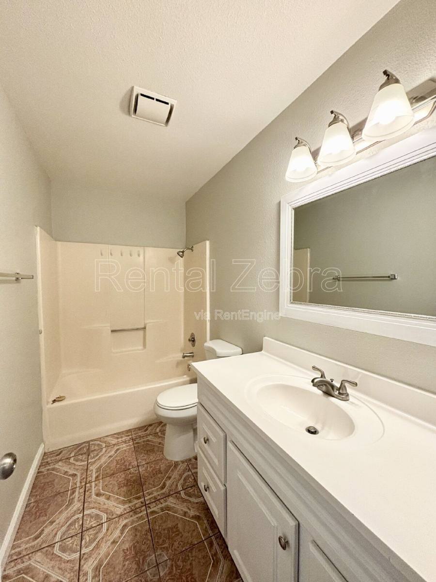 Apartment for rent at 920 Vermont Ave, Turlock, CA 95380