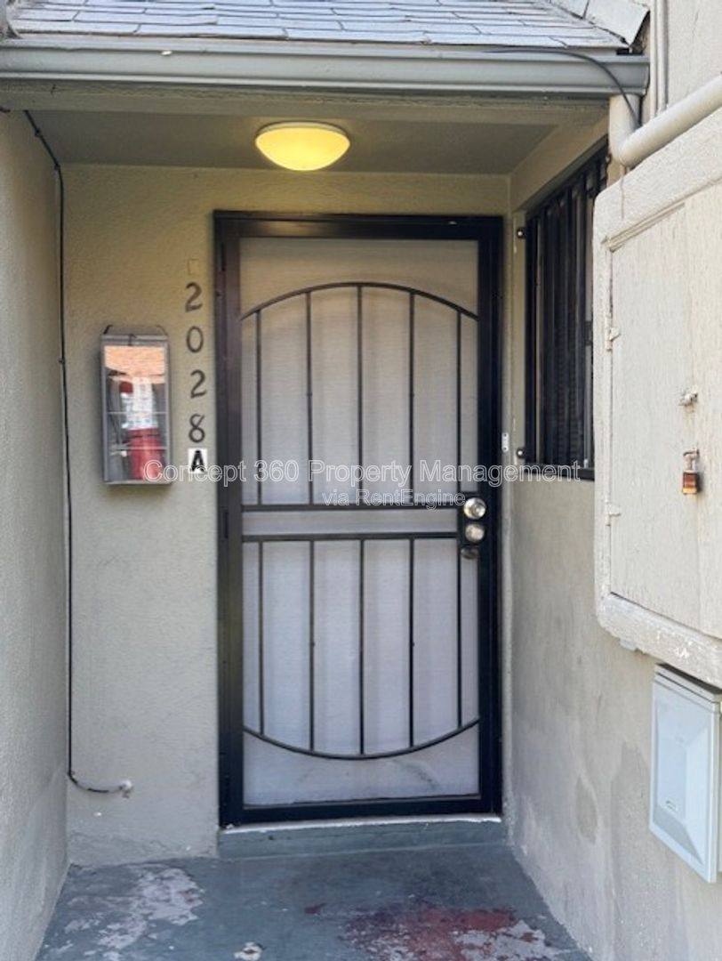 Apartment for rent at 2028 Chestnut Ave #A, Long Beach, CA 90806