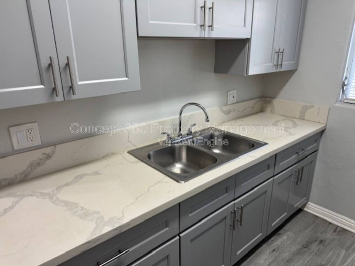 Apartment for rent at 2028 Chestnut Ave #A, Long Beach, CA 90806