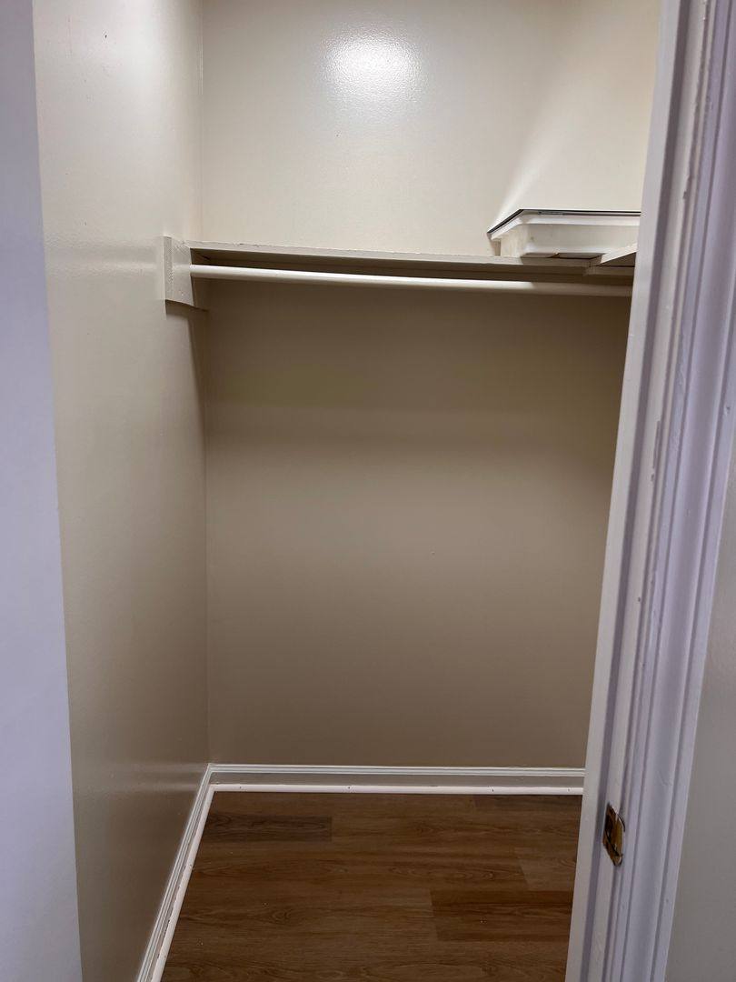 Apartment for rent at 600 W Broad St, Darlington, SC 29532