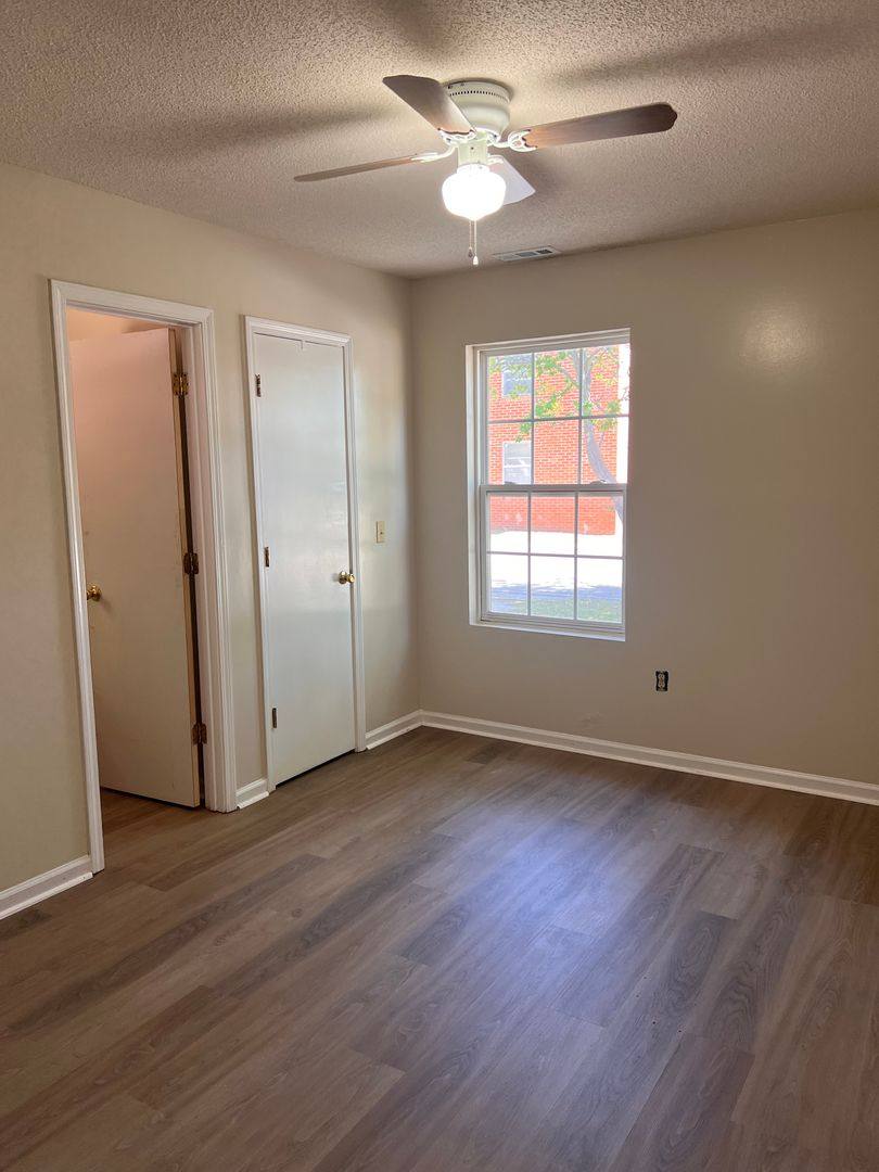 Apartment for rent at 600 W Broad St, Darlington, SC 29532
