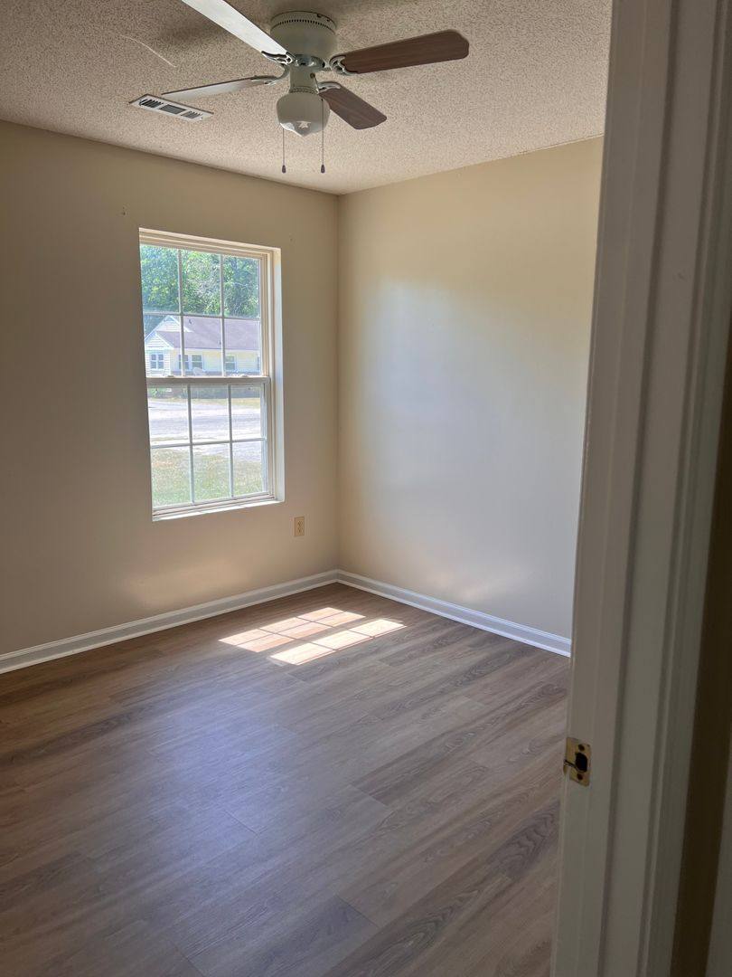 Apartment for rent at 600 W Broad St, Darlington, SC 29532
