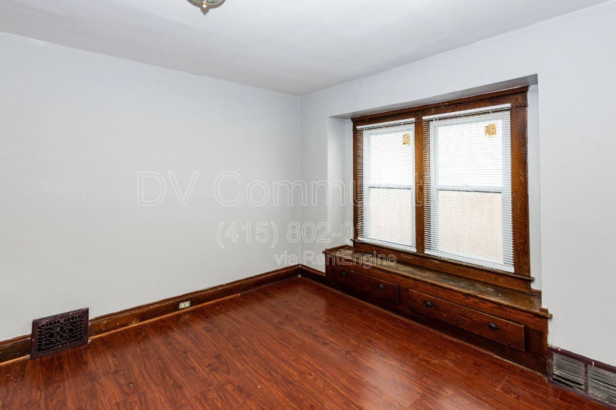 Apartment for rent at 3131 W 58th St #DOWN, Cleveland, OH 44102