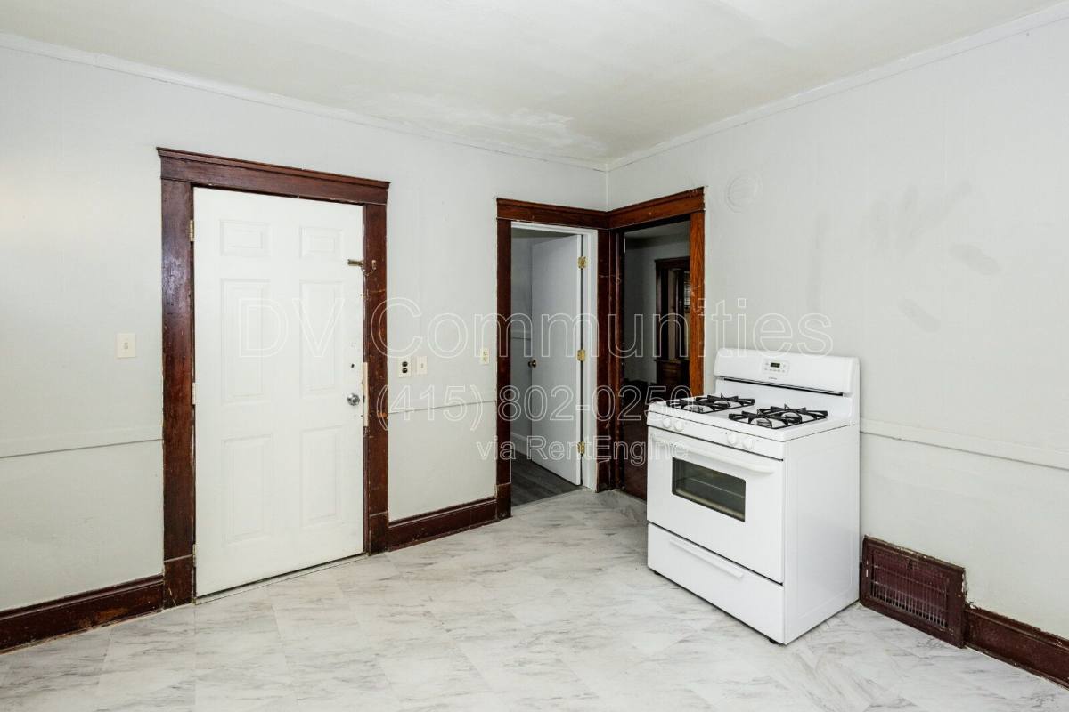 Apartment for rent at 3131 W 58th St #DOWN, Cleveland, OH 44102