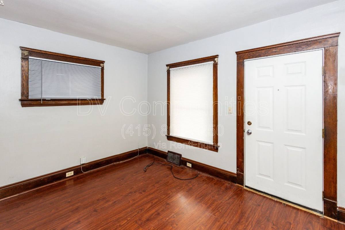 Apartment for rent at 3131 W 58th St #DOWN, Cleveland, OH 44102